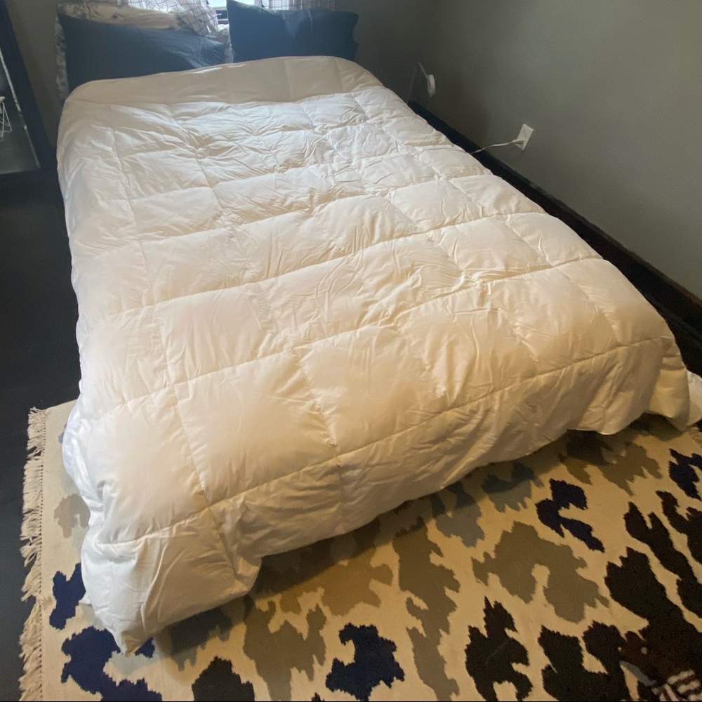 Ikea King down duvet insert excellent condition, very warm!